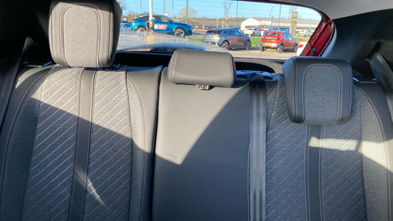 Peugeot 208 1.2 Hybrid 110 Allure 5dr e-DSC6 Petrol Hatchback